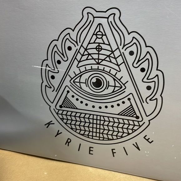 Nike Kyrle 5 Basketball Black/White  Unisex Sneakers Shoes - Picture 6 of 7